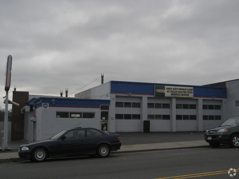 7402 Grand Ave, Elmhurst, NY 11373