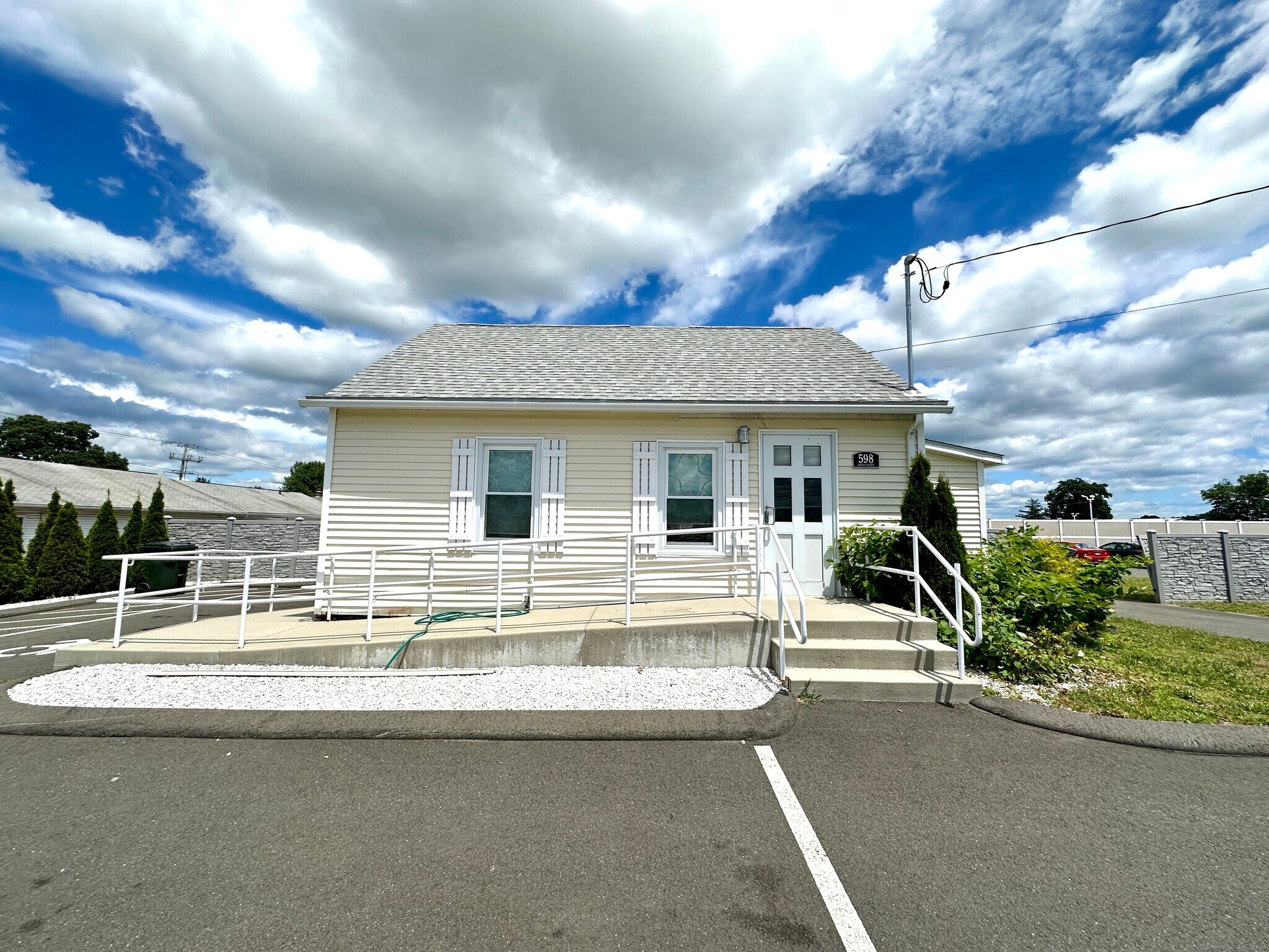 598 North St, Windsor Locks, CT for sale Building Photo- Image 1 of 1