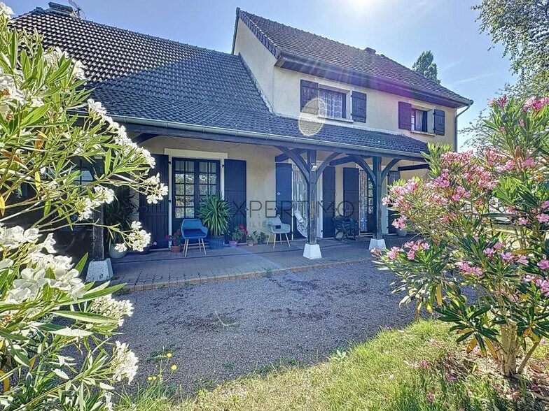 Flex in Lalheue for sale - Building Photo - Image 3 of 29