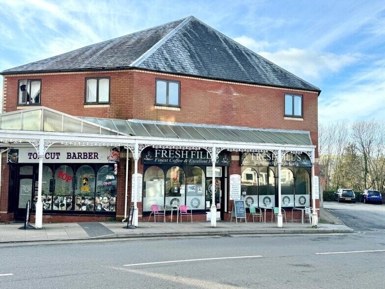 Station Crescent, Llandrindod Wells for lease - Building Photo - Image 3 of 5
