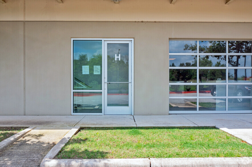 1205 Sheldon Cv, Austin, TX for lease - Building Photo - Image 2 of 8