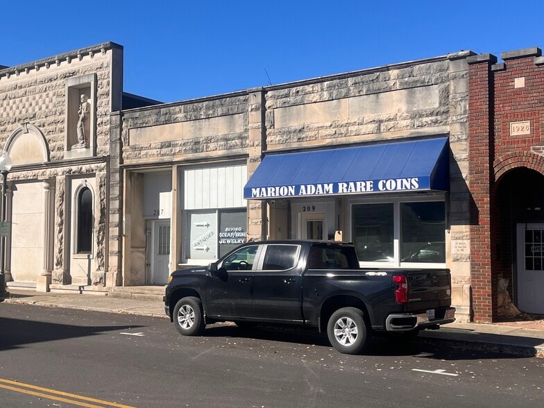 207-209 N Sale St, Ellettsville, IN for sale - Building Photo - Image 2 of 14