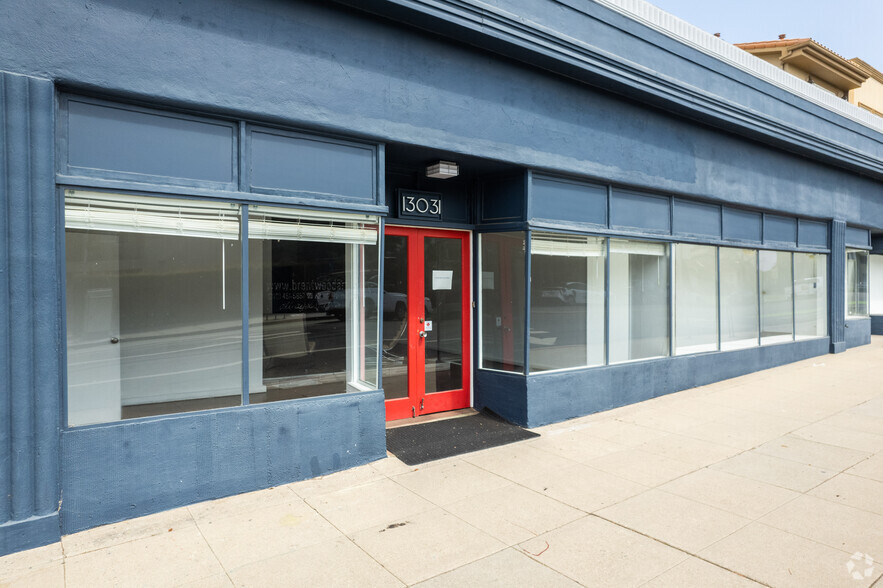 13031 Montana Ave, Los Angeles, CA for lease - Building Photo - Image 3 of 53