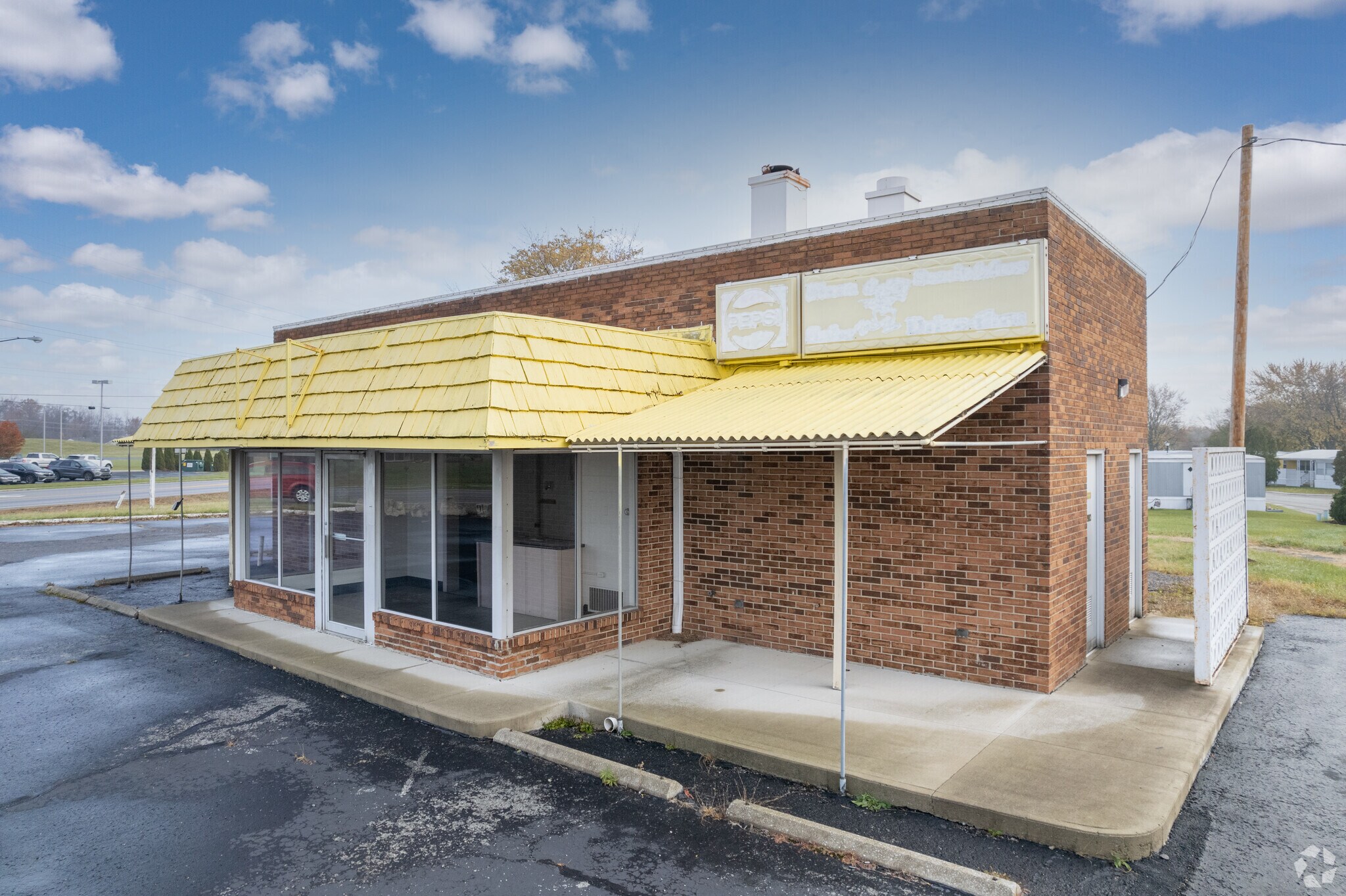 1845 Fostoria Ave, Findlay, OH for sale Primary Photo- Image 1 of 1