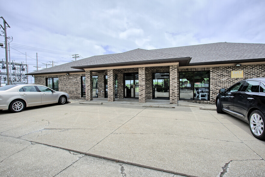 6455 Center Grove Rd, Edwardsville, IL for sale - Building Photo - Image 1 of 3