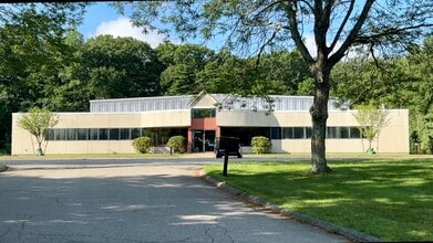 15 Wisconsin Ave, Norwich, CT for lease Interior Photo- Image 2 of 4