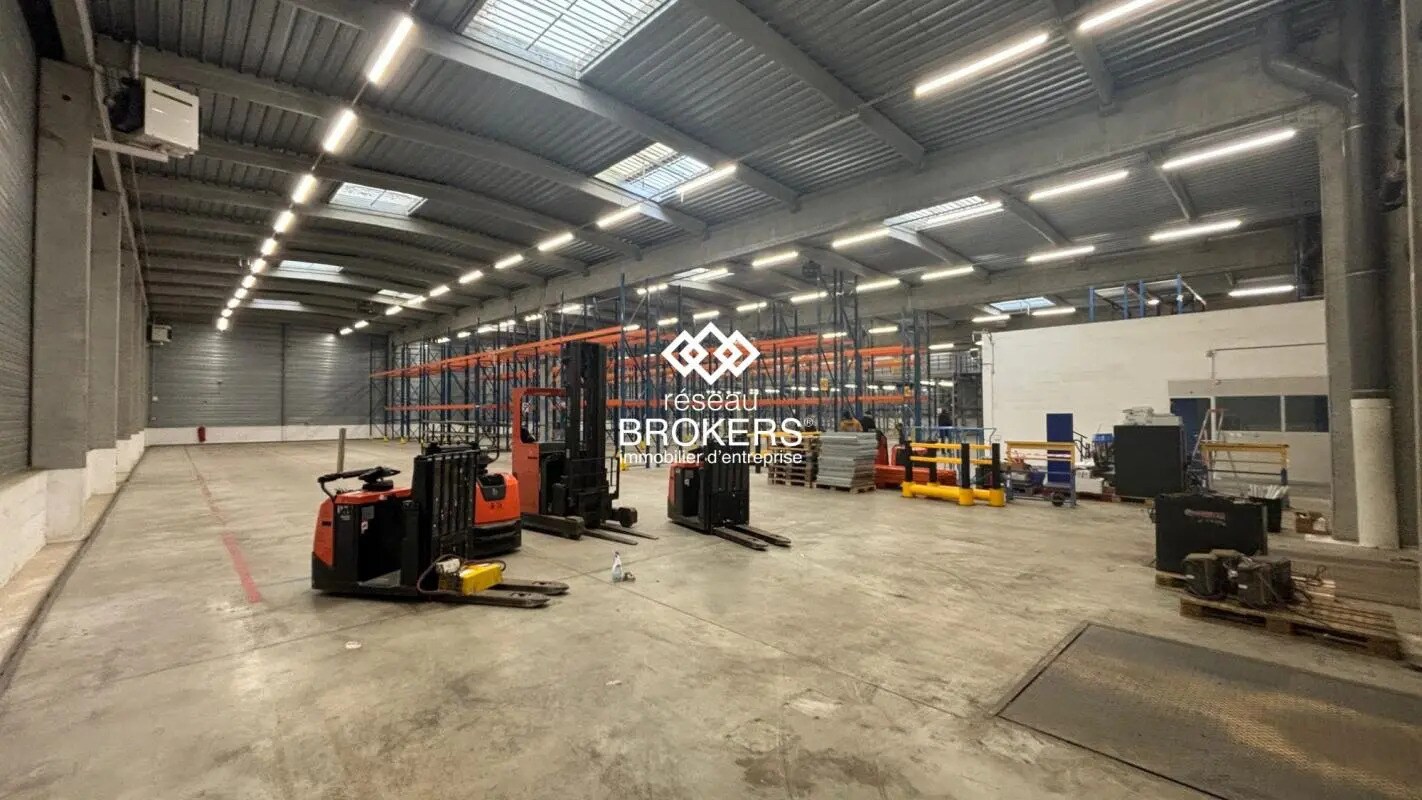 Flex in Lisses for lease Interior Photo- Image 1 of 7