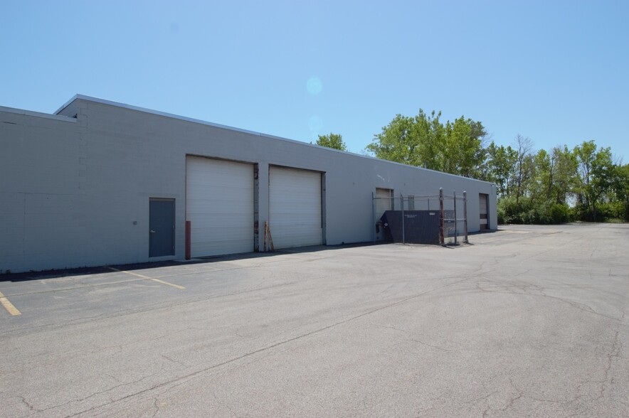 2025 Brighton Henrietta Town Line Rd, Rochester, NY for lease - Building Photo - Image 3 of 15