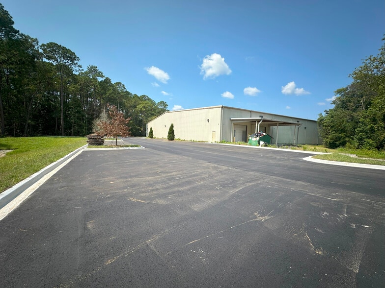 7660 Gainesville Ave, Jacksonville, FL for lease - Building Photo - Image 3 of 13