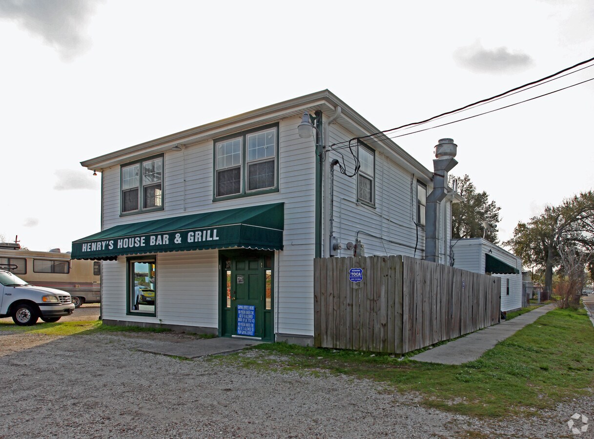 10800 Hayne Blvd, New Orleans, LA 70127