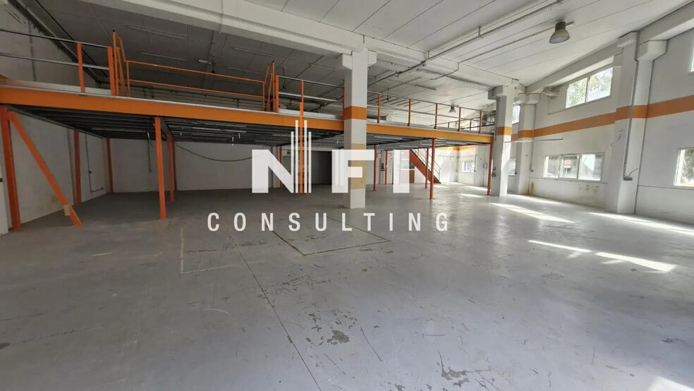 Flex in Mouans-Sartoux for lease - Interior Photo - Image 3 of 4