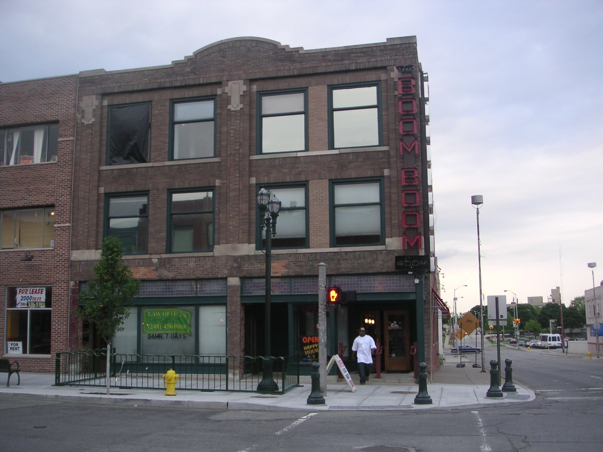 24 N Saginaw St, Pontiac, MI 48342 Retail for Sale