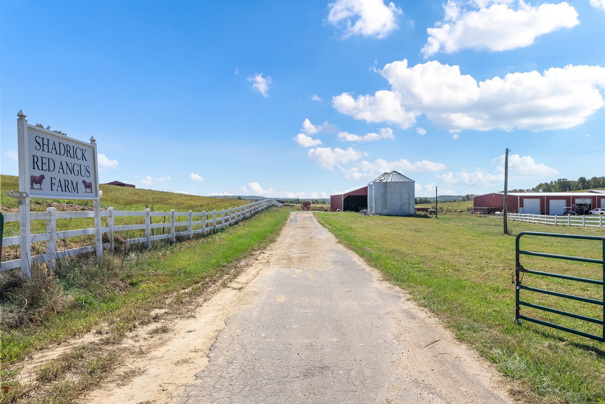 1265 John Lansden rd, Nebo, KY for sale Primary Photo- Image 1 of 155