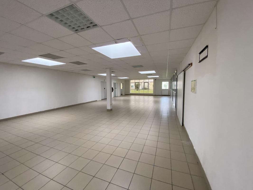 Office in Brou for sale Interior Photo- Image 1 of 20