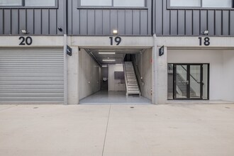 105 O O'Sullivan Beach Rd, Lonsdale for lease Building Photo- Image 1 of 5