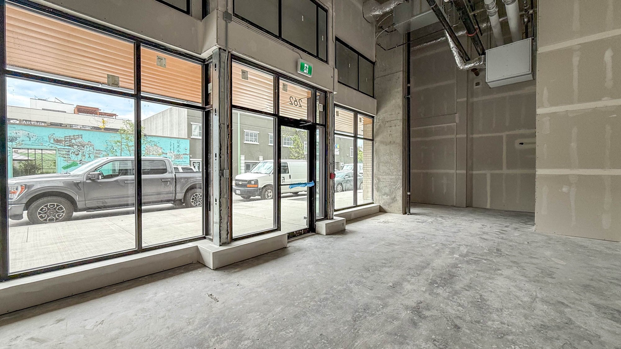 278 Leon Av, Kelowna, BC for lease Interior Photo- Image 1 of 17