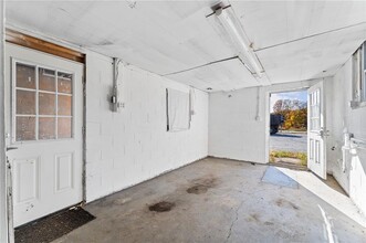 797 Carlton Dr, Bentleyville, PA for lease Interior Photo- Image 2 of 8