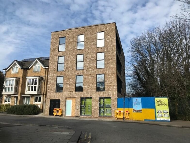 19 Springbank Rd, London for lease - Building Photo - Image 3 of 3