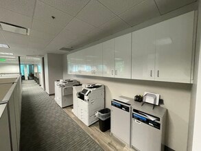 980 Hammond Dr NE, Atlanta, GA for lease Building Photo- Image 2 of 6