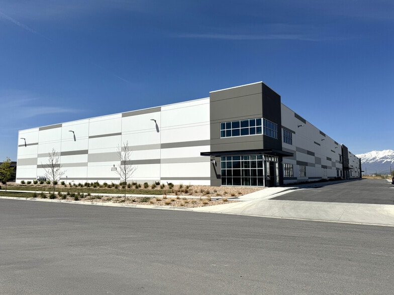1950 N Canyon Creek Pkwy, Spanish Fork, UT for lease - Building Photo - Image 1 of 9
