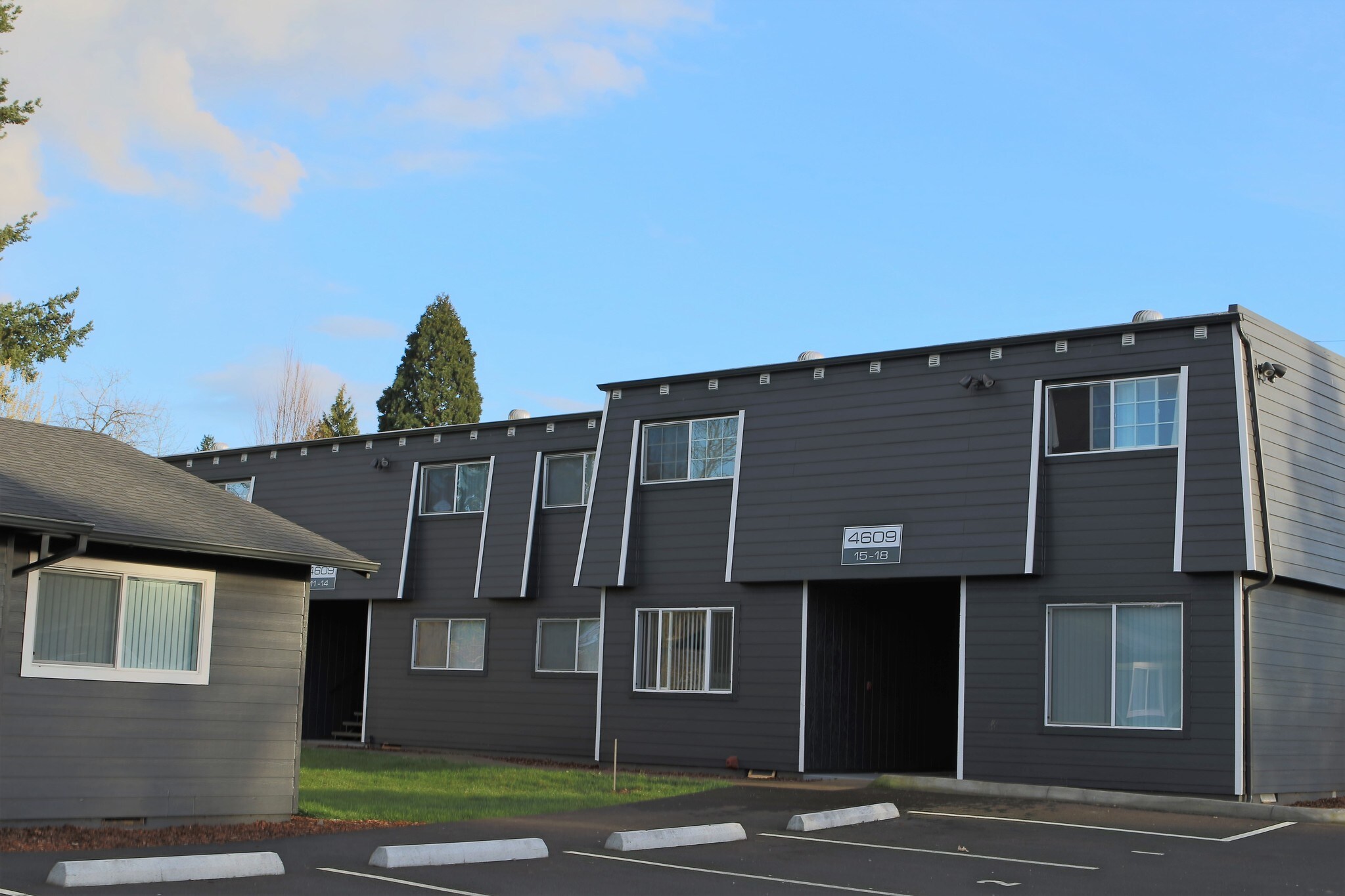 4605-4609 NE Killingsworth St, Portland, OR for sale Primary Photo- Image 1 of 1