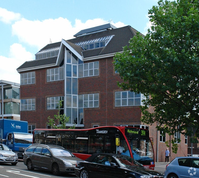 84 Lower Mortlake Rd, Richmond for lease - Building Photo - Image 2 of 2