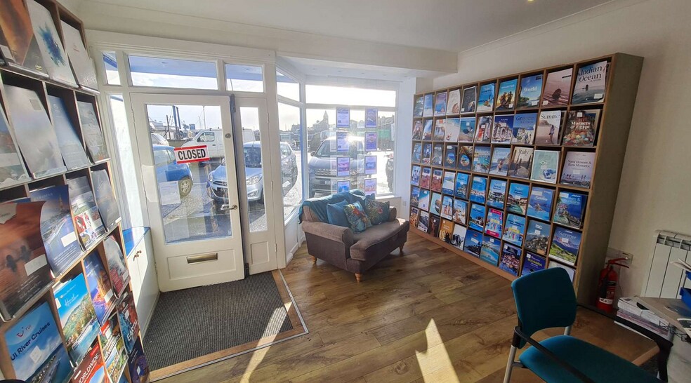 1 The Bridge, Guernsey for sale - Interior Photo - Image 3 of 5