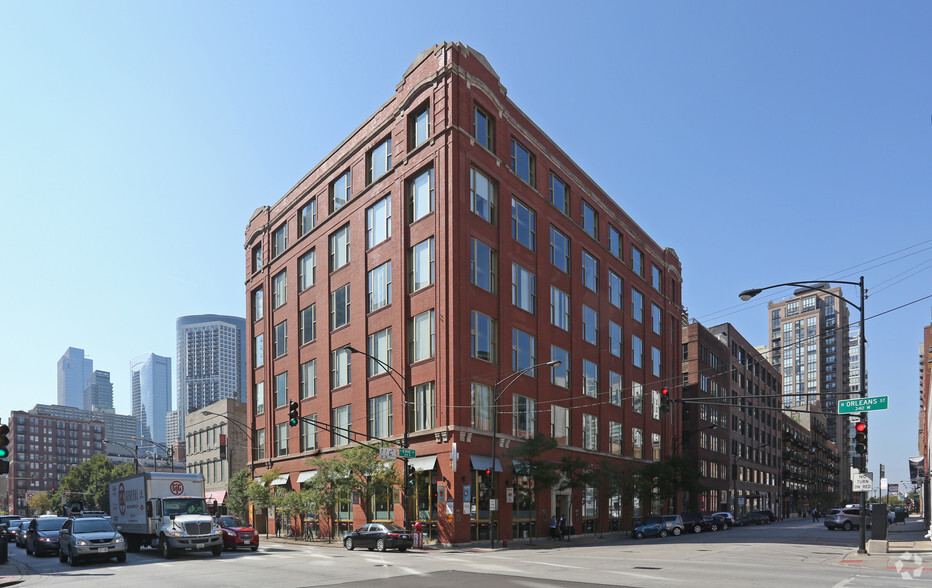 343 W Erie St, Chicago, IL for lease - Building Photo - Image 2 of 7