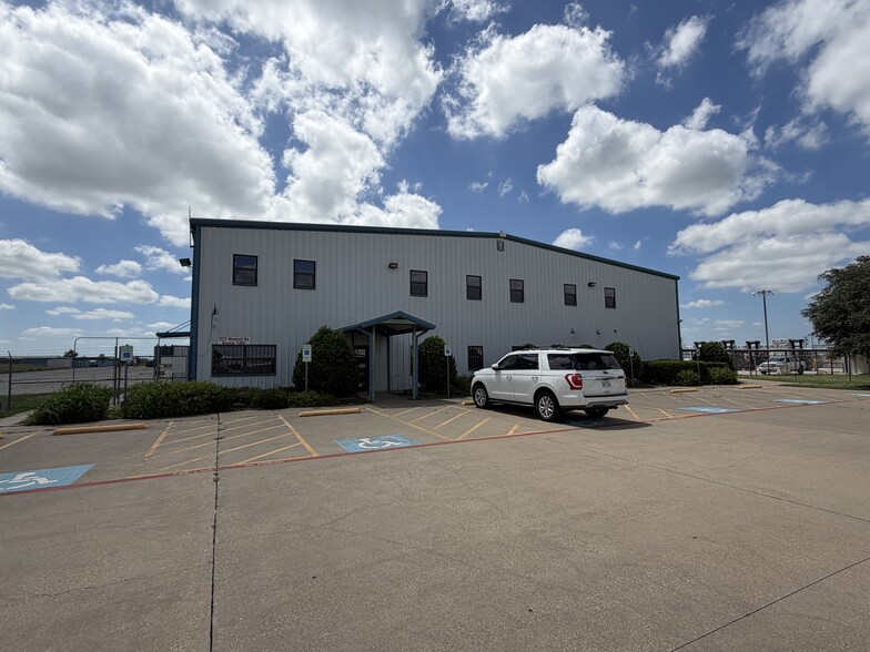 3701 Windmill Rd, Cleburne, TX for lease - Building Photo - Image 3 of 32