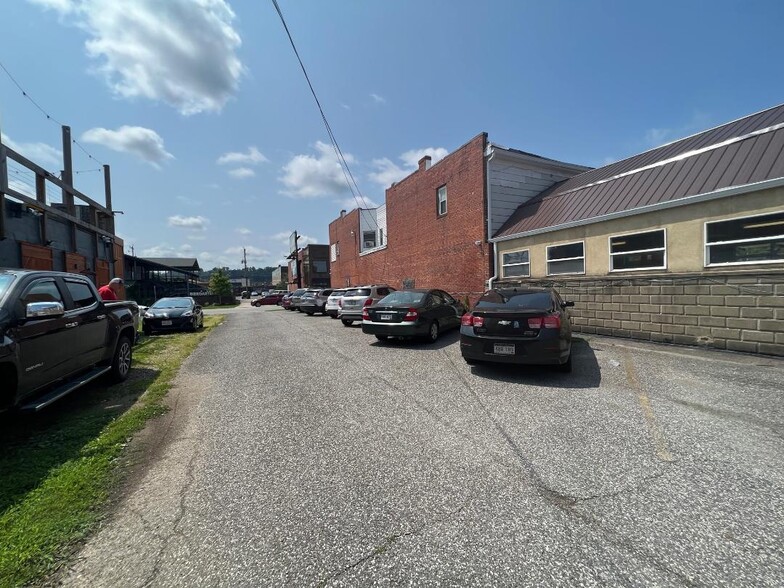 625 8th St, Huntington, WV for lease - Building Photo - Image 3 of 21