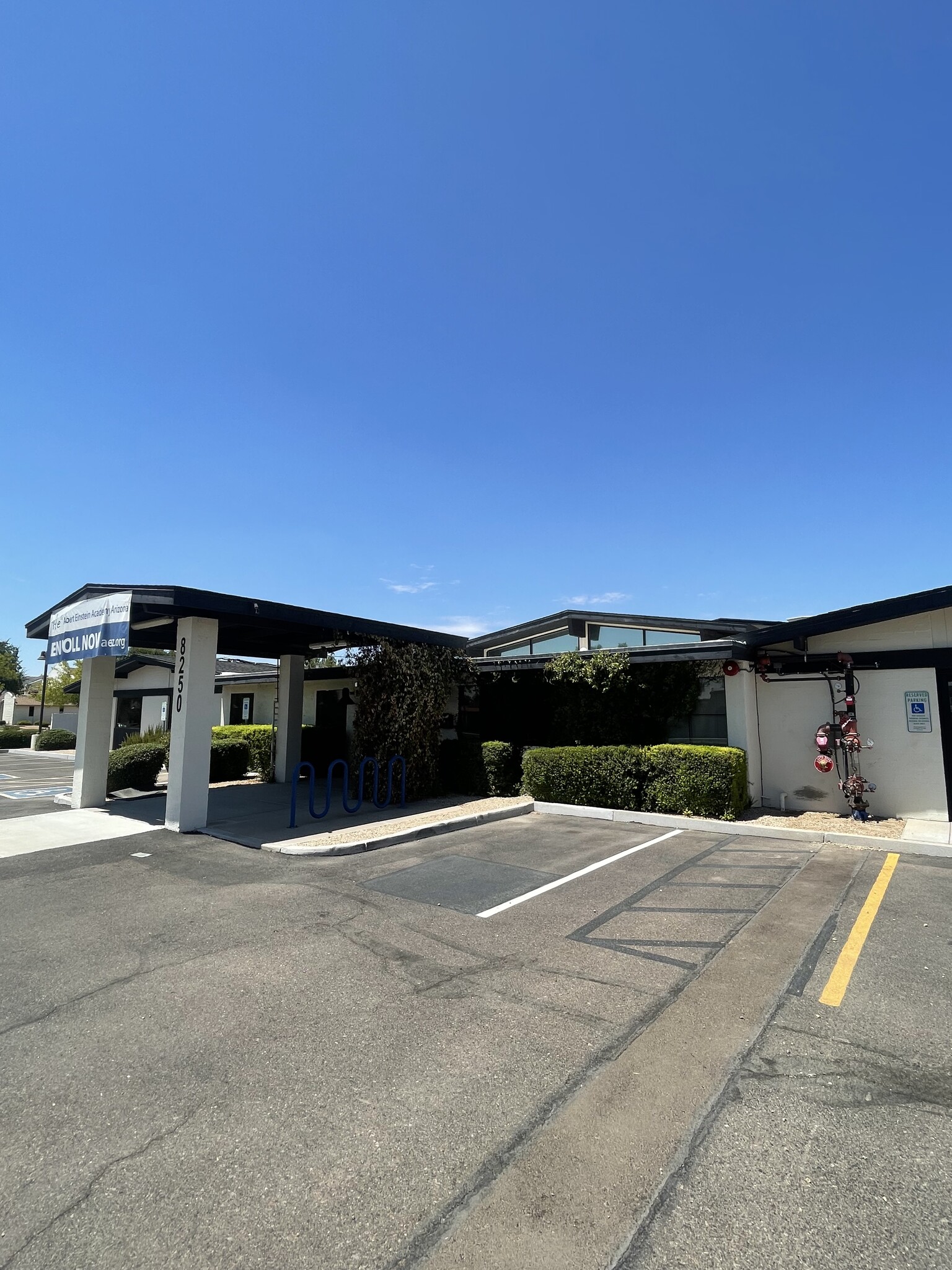 8250 E Rose Ln, Scottsdale, AZ for lease Building Photo- Image 1 of 15