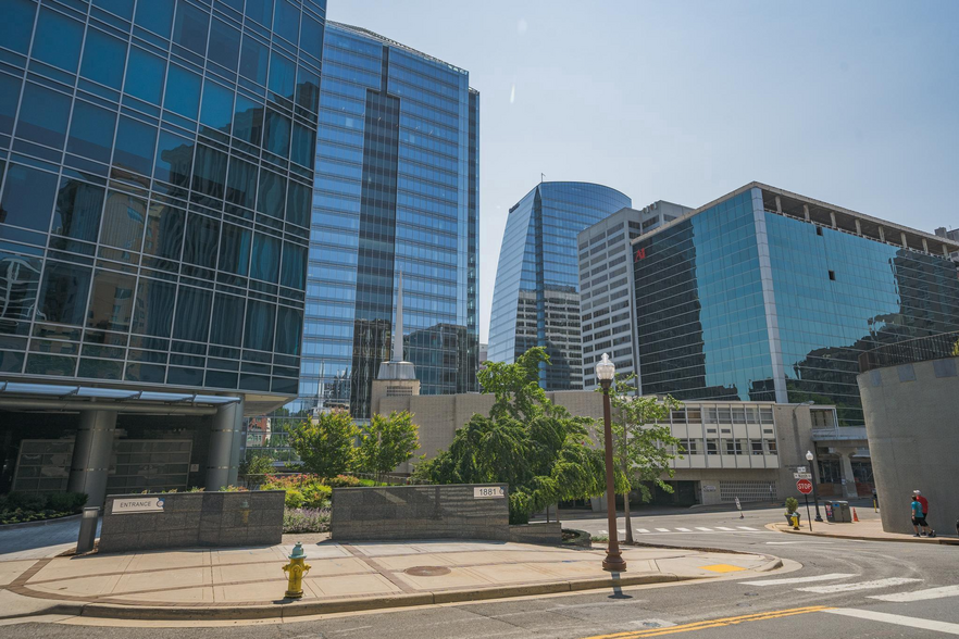 1881 N Nash St, Arlington, VA for sale - Primary Photo - Image 1 of 1