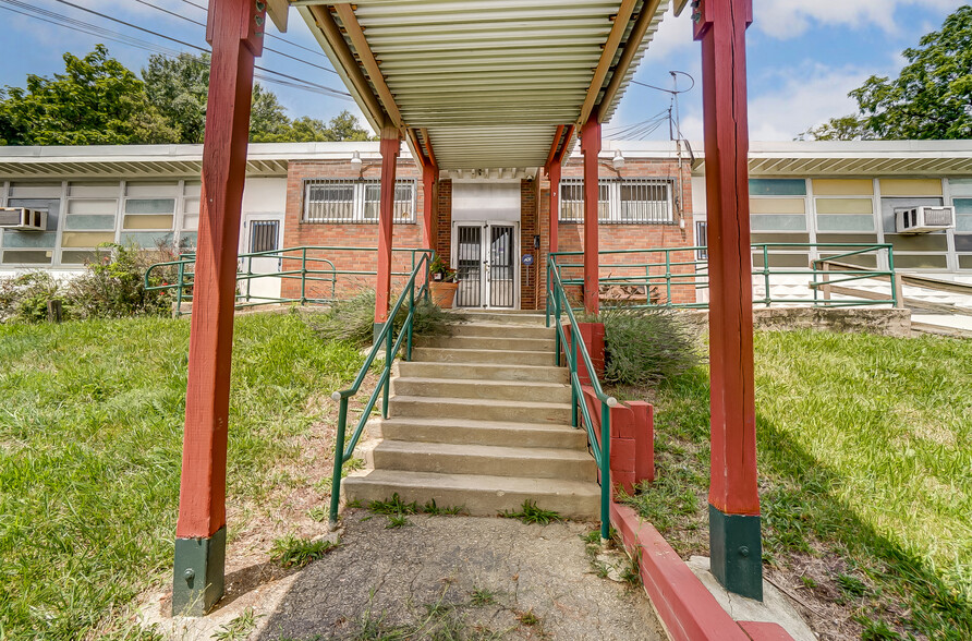 1546 Waverly Ave, Cincinnati, OH for sale - Building Photo - Image 3 of 20