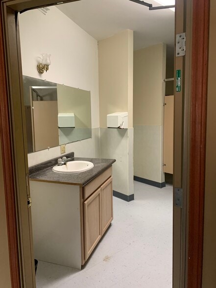 6017 Magee Rd, Canisteo, NY for lease - Interior Photo - Image 3 of 16