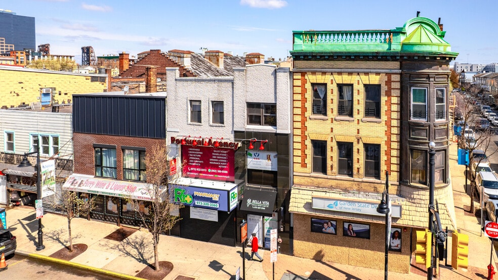 180 Ferry St, Newark, NJ for sale - Building Photo - Image 2 of 12