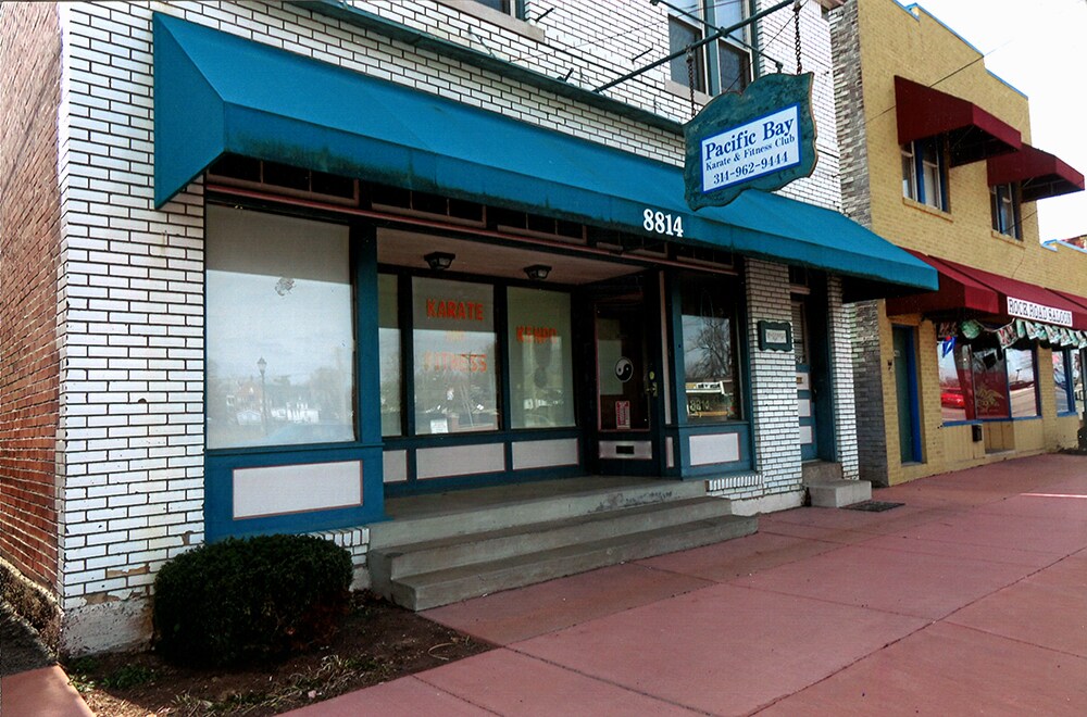 8814 Saint Charles Rock Rd, Saint Louis, MO 63114