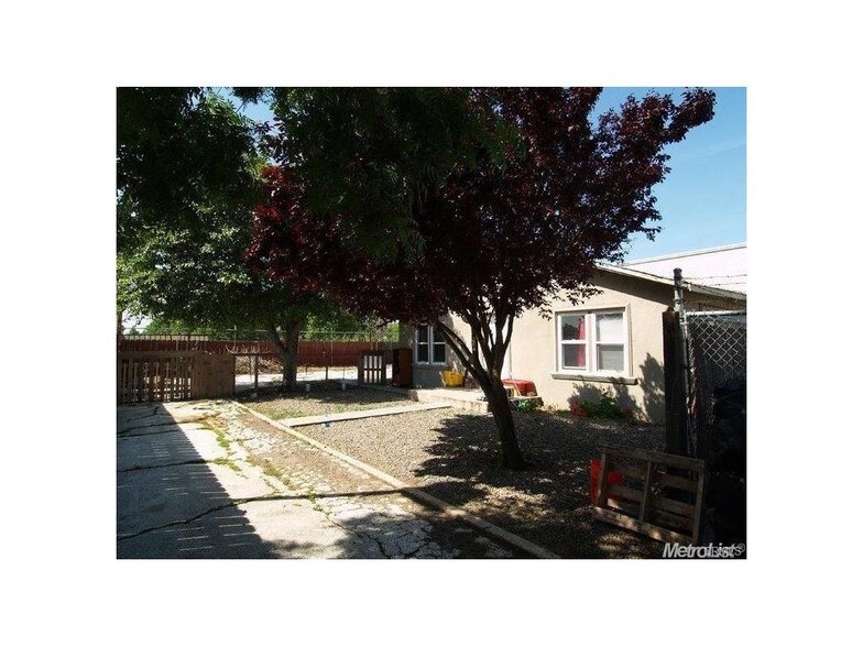 1300 Kansas Ave, Modesto, CA for sale - Primary Photo - Image 3 of 8