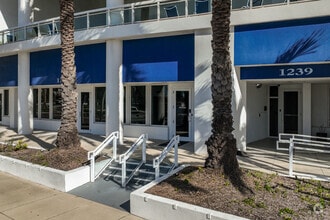 1227-1239 N Gulfstream Ave, Sarasota, FL for lease Building Photo- Image 2 of 13