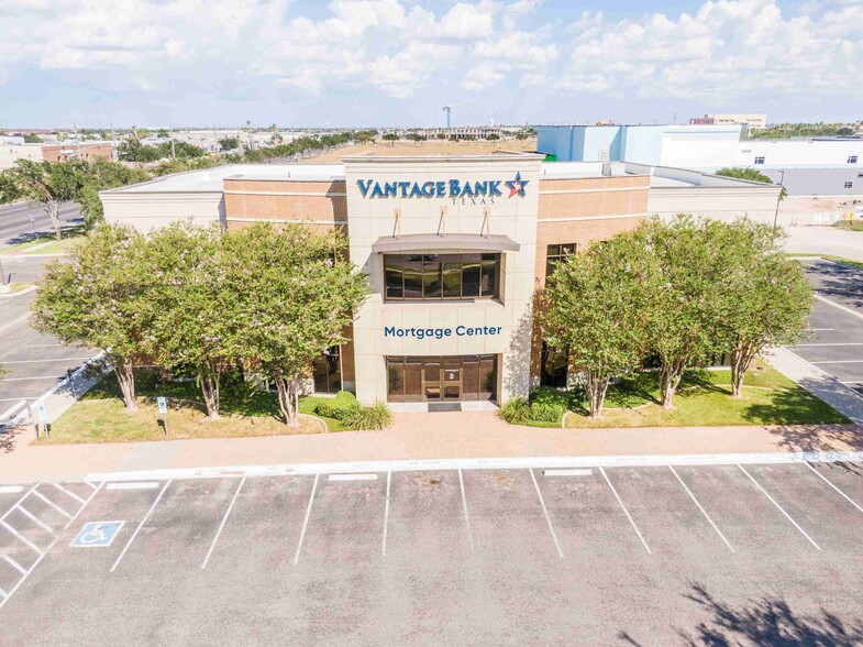 1524 N Mccoll St, McAllen, TX for lease - Building Photo - Image 1 of 5