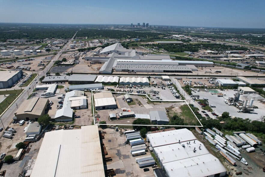3450 Bethlehem St, Fort Worth, TX for lease - Building Photo - Image 3 of 11