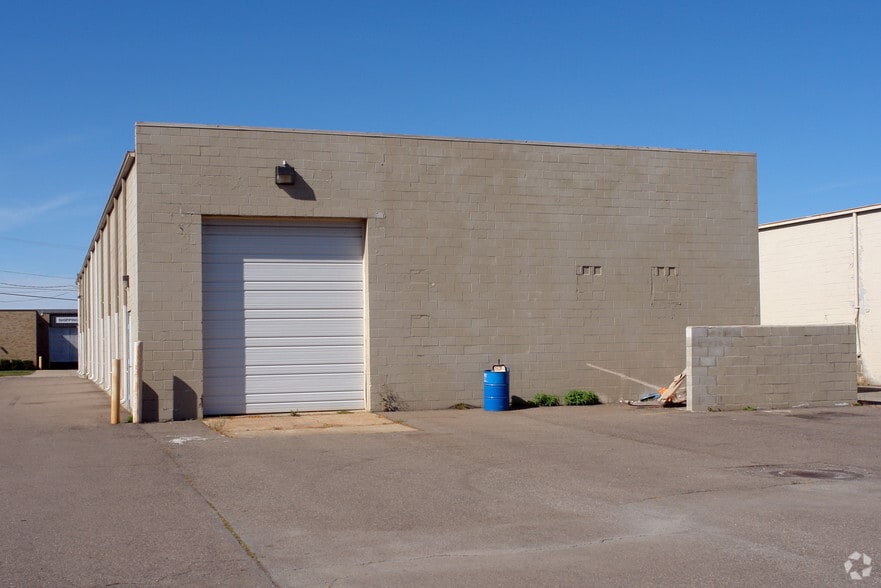 24808 Romano St, Warren, MI for lease - Building Photo - Image 3 of 4