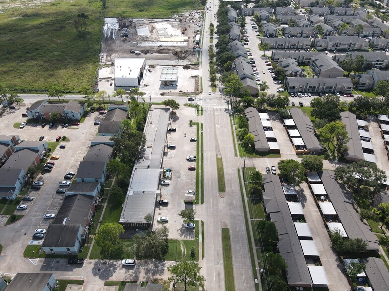 8788 Hammerly Blvd, Houston, TX for lease - Aerial - Image 2 of 6