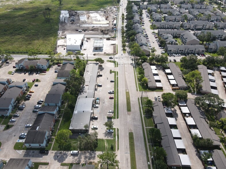 8788 Hammerly Blvd, Houston, TX for lease - Aerial - Image 3 of 7