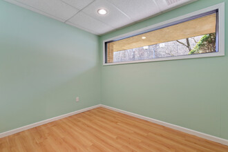 9 Post Rd, Oakland, NJ for lease Interior Photo- Image 2 of 19