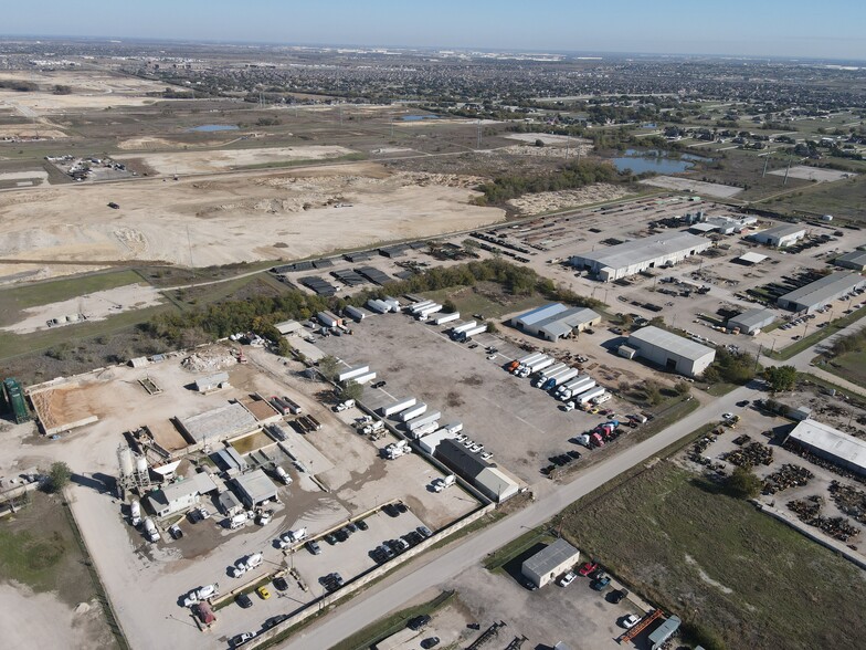 1732 E Hicks Field Rd, Fort Worth, TX for sale - Aerial - Image 3 of 4