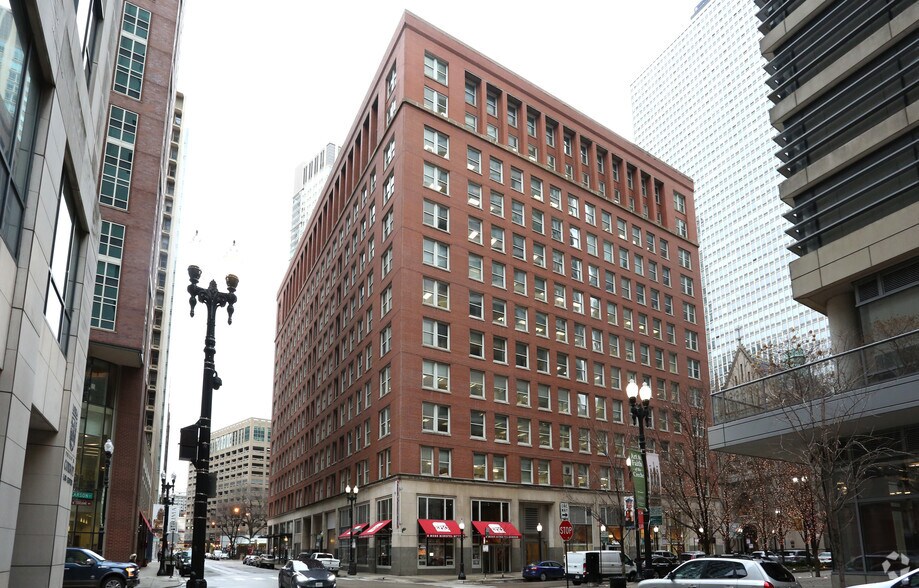41 E Chestnut St, Chicago, IL for sale - Building Photo - Image 1 of 1