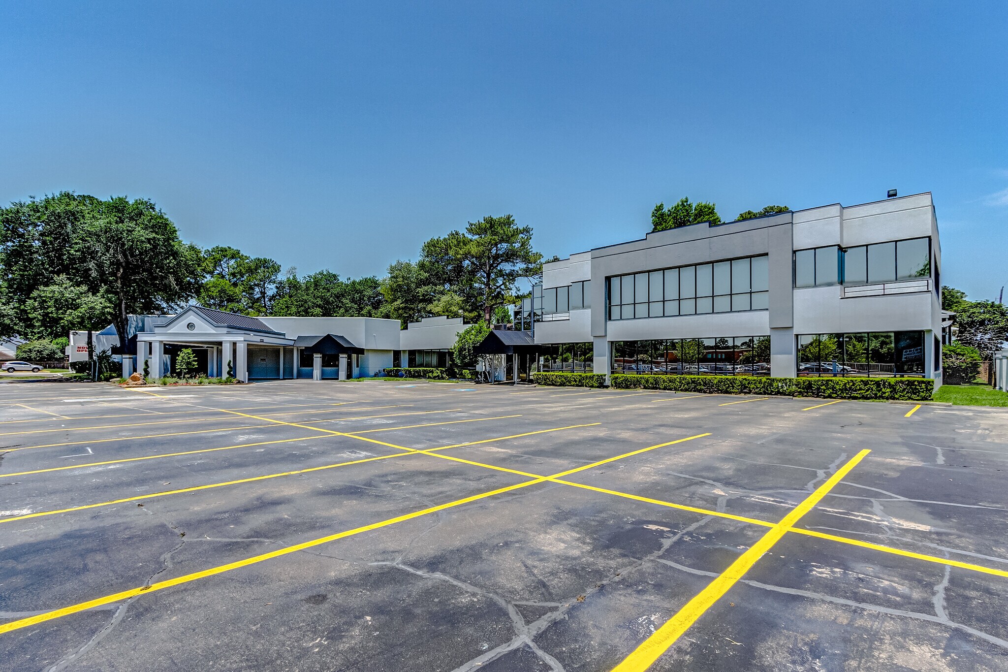 17323 Red Oak Dr, Houston, TX 77090 Red Oak Medical Plaza