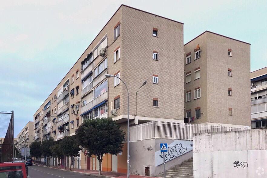 Calle Cuenca, 48, Parla, Madrid for sale - Primary Photo - Image 1 of 2