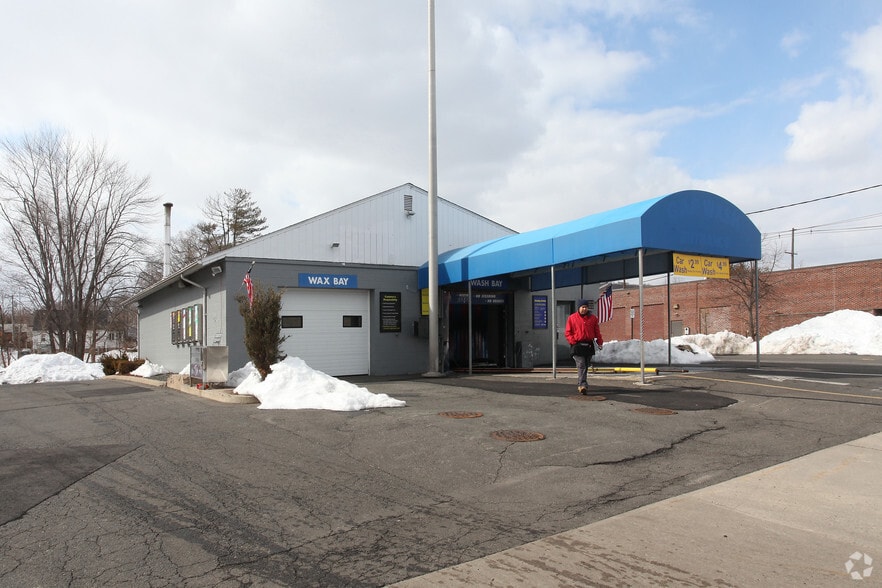 2 Dallas Ave, Bristol, CT for lease - Primary Photo - Image 1 of 4