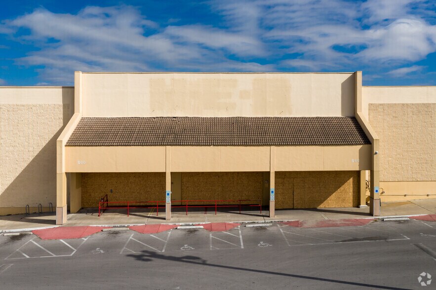 502 W William Cannon Dr, Austin, TX 78745